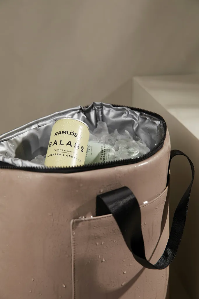 VINGA Baltimore Trail Kühlrucksack, greige – Bild 7