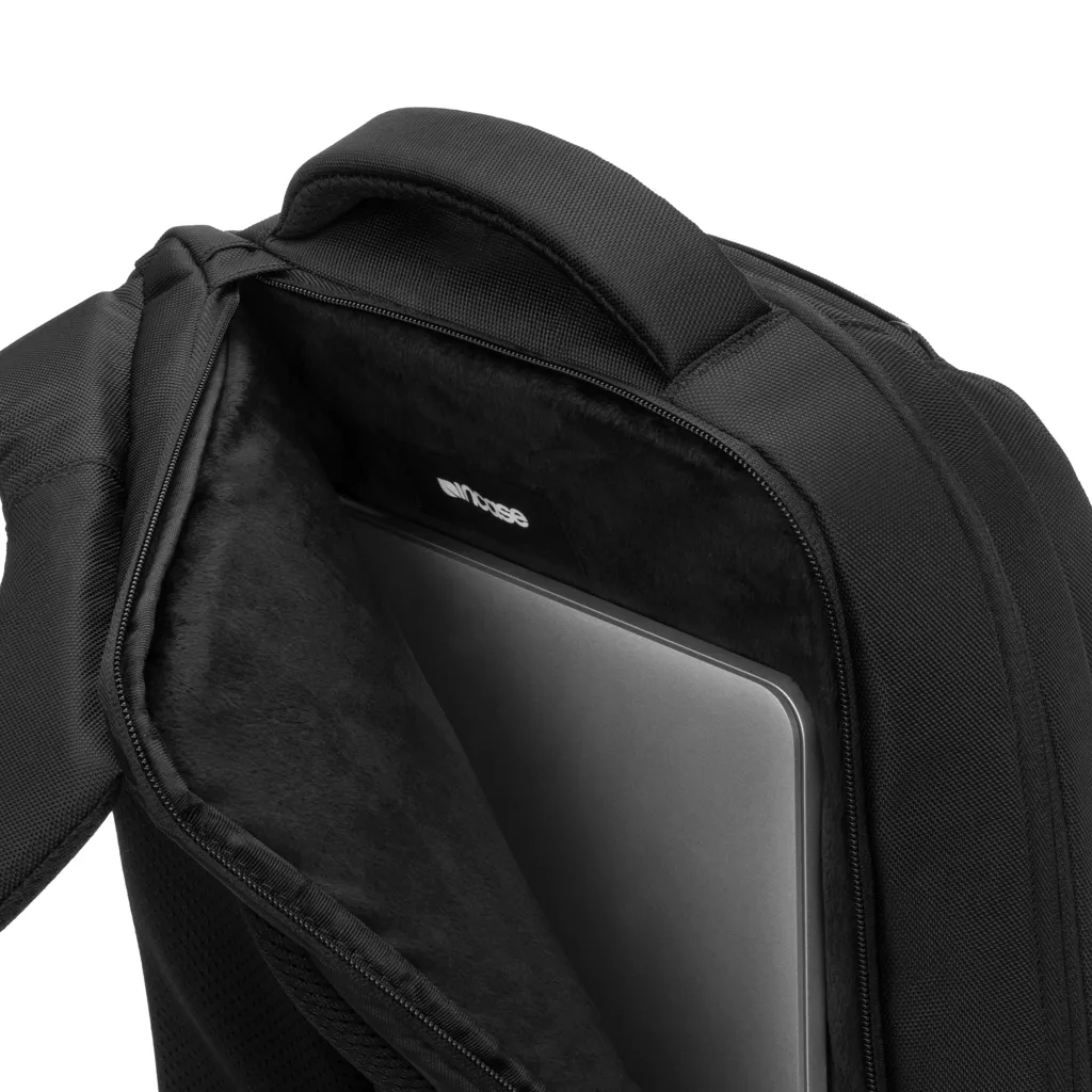 Incase ICON Slim Pack, schwarz – Bild 14