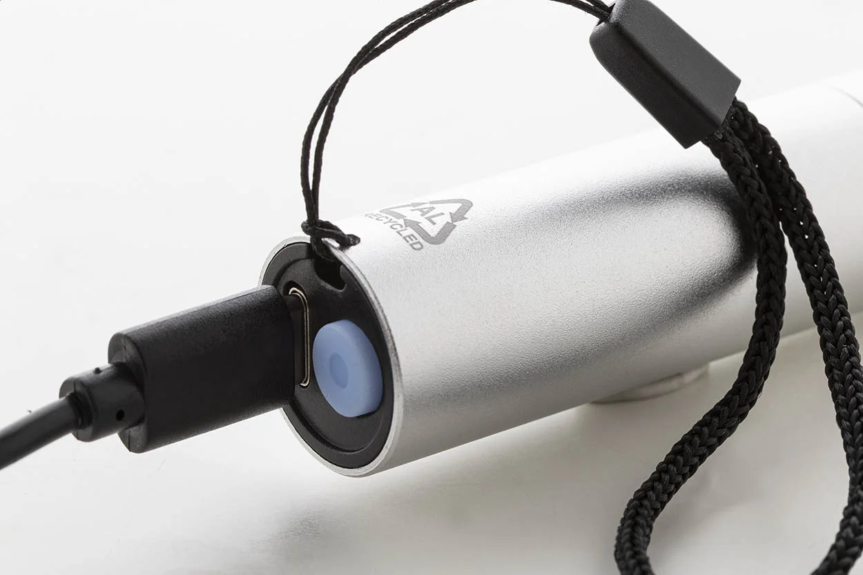 wiederaufladbare Taschenlampe aus recyceltem Aluminium Chargelight Tone, silber – Bild 4
