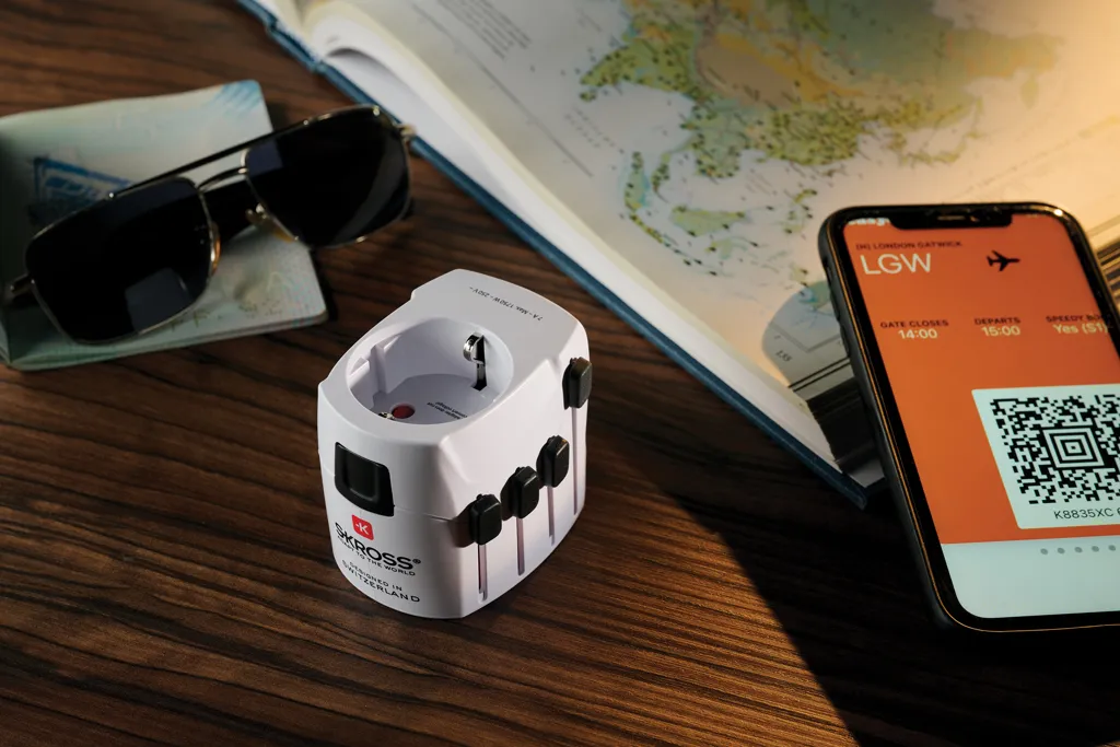 SKROSS Pro 3-Pole World Travel Adapter, weiß – Bild 5