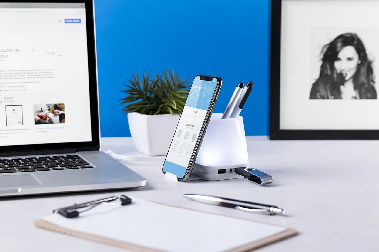Stifteköcher Lumeo mit USB-Hub, weiß – Bild 4