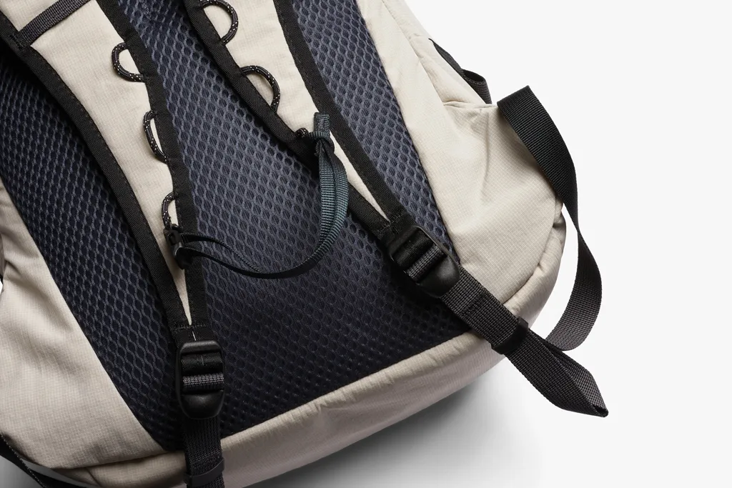 Bellroy Lite Daypack, beige – Bild 7