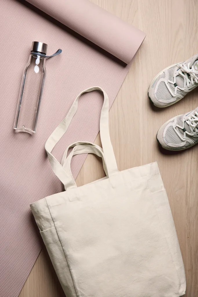 VINGA Hilo AWARE™ Tasche mit Reißverschluss aus rec. Canvas, off white – Bild 8