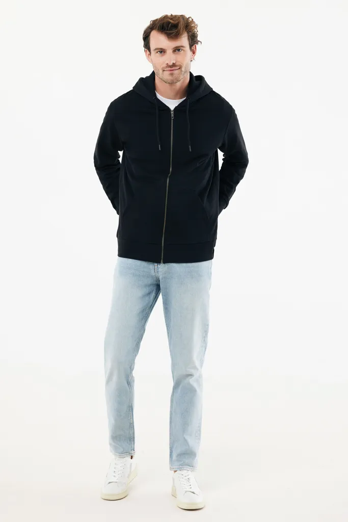 IQONIQ Abisko Zip-Kapuzenpullover aus recycelter Baumwolle, schwarz – Bild 5