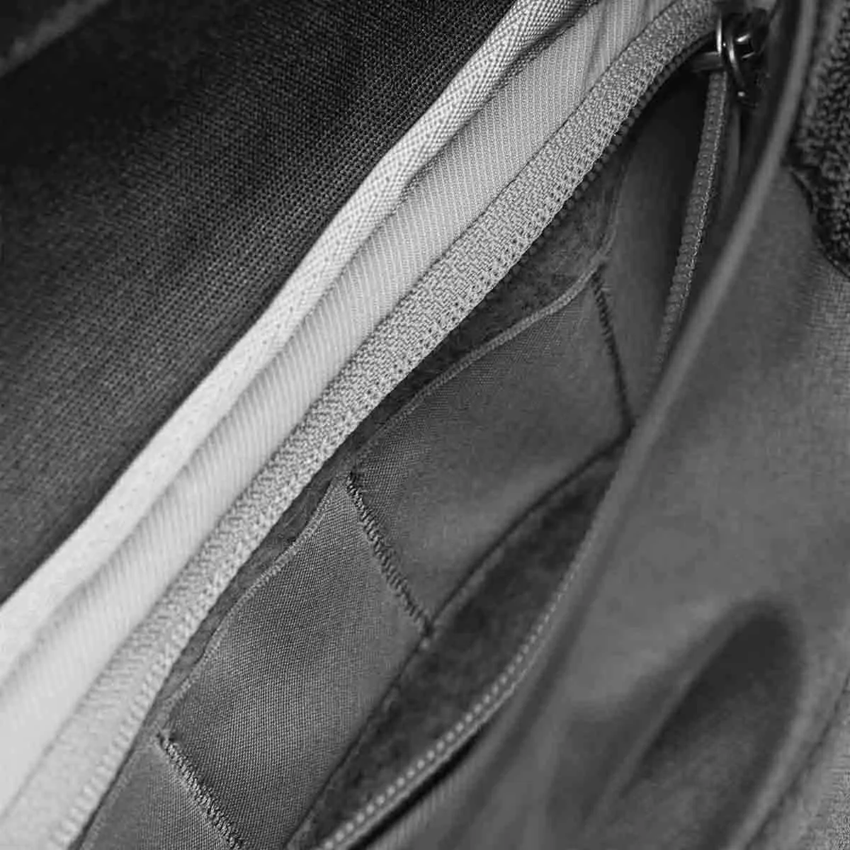 Peak Design Field Tasche, Schwarz – Bild 2