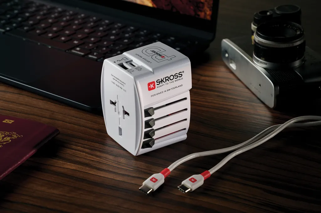 SKROSS World Travel Adapter MUV 65W PD mit USB-C-Kabel, weiß – Bild 9