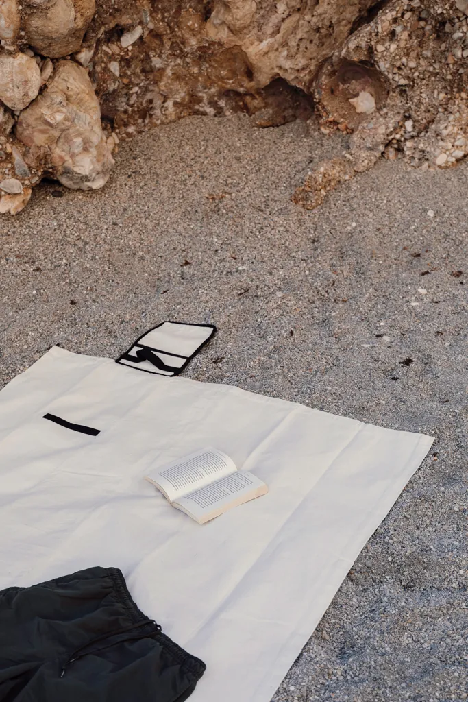 VINGA Volonne AWARE™ Picknickdecke aus recyceltem Canvas, off white – Bild 4