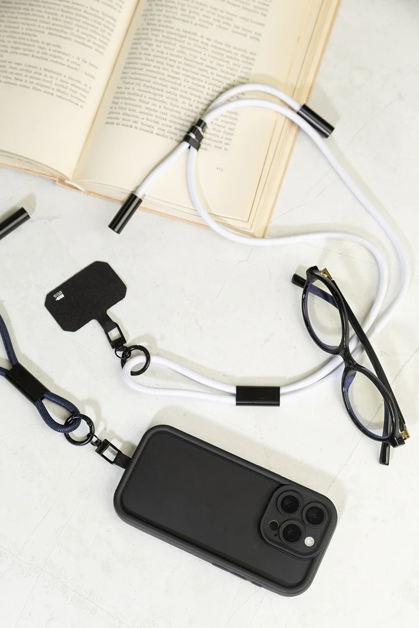 60W Lanyard mit Lade- und Datenkabel aus RPET HolCharge, weiß – Bild 5