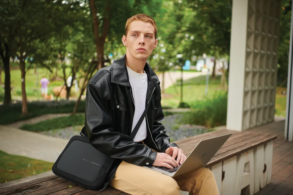 XD Design 14" Laptop Tasche, schwarz – Bild 21