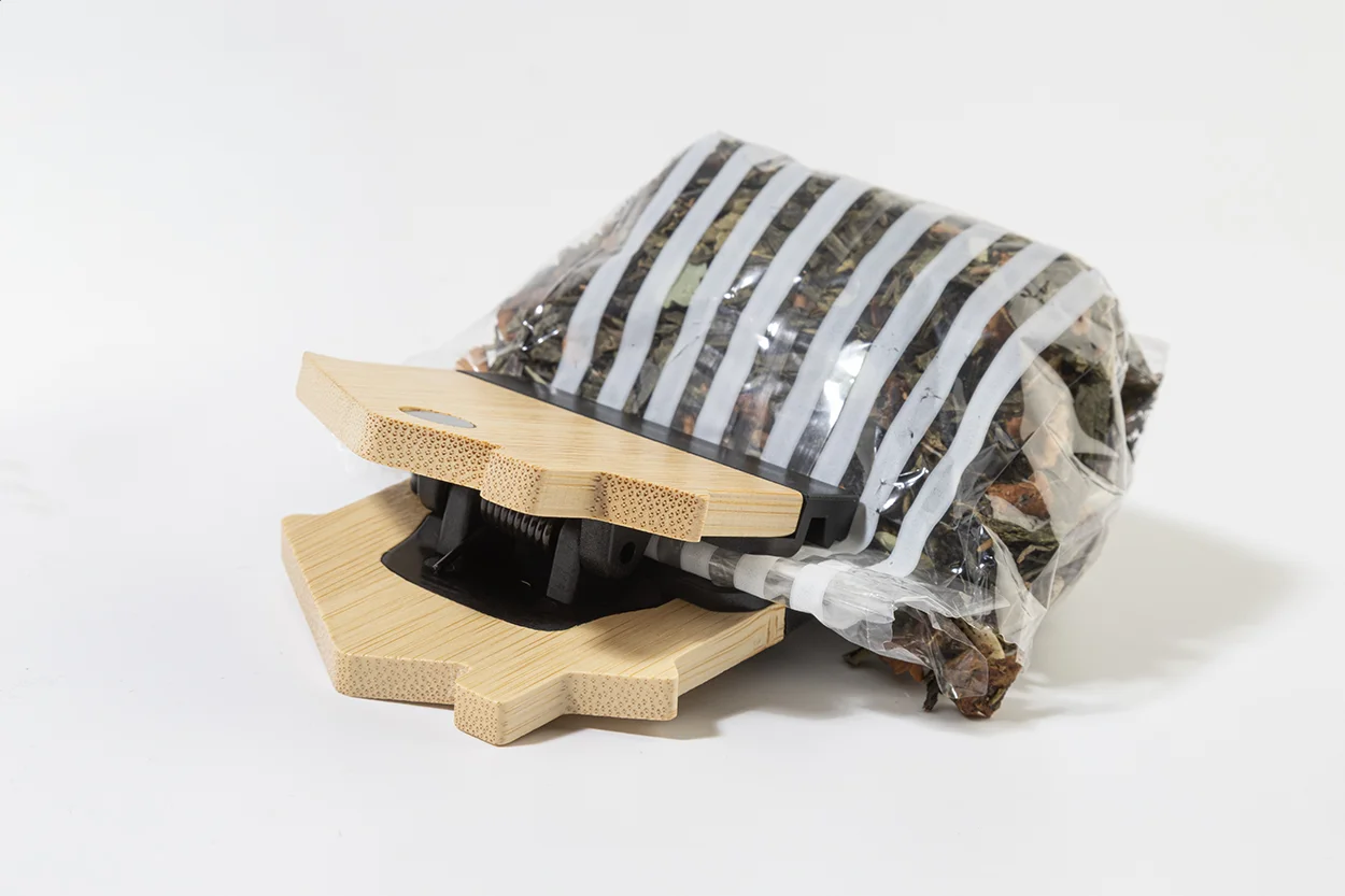 Kühlschrankmagnet CasaClip mit Notizklammer, natur – Bild 3