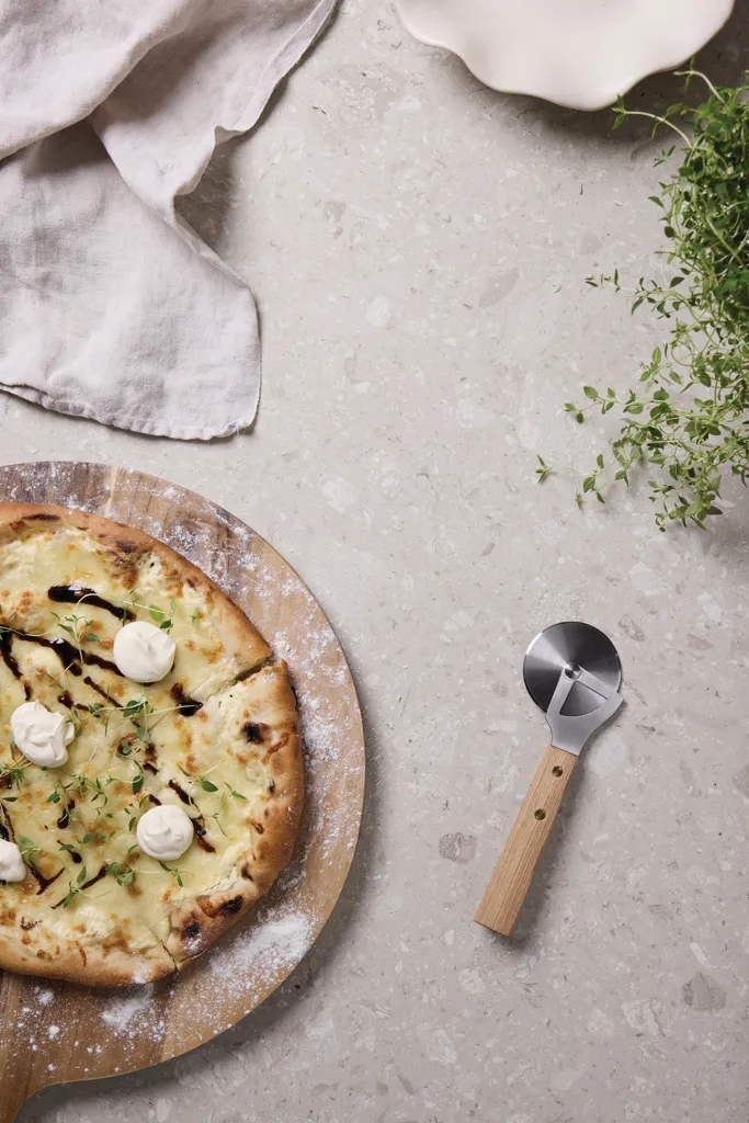 VINGA Paso Pizzaschneider, braun – Bild 4