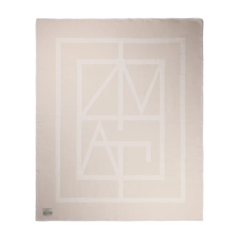 VINGA Monogram GRS Decke, off white – Bild 2