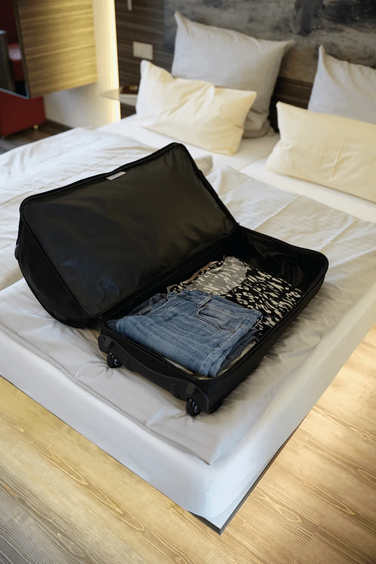 BERGEN - Trolley-Reisetasche schwarz, schwarz – Bild 15
