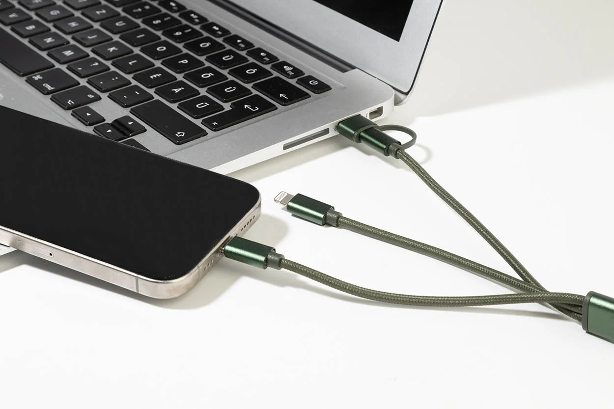USB-Ladekabel Rafob mit Schlüsselanhänger, dunkelgrün – Bild 4