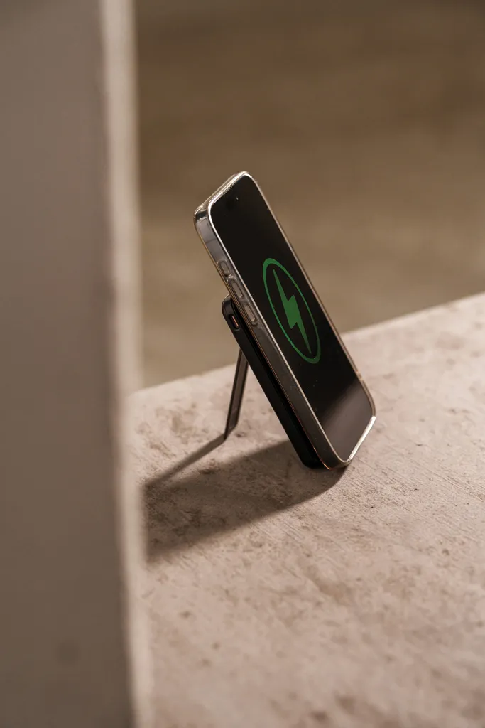 Urban Vitamin Redwood 5-in-1 5.000mAh 20W PD magn. Powerbank, schwarz – Bild 16