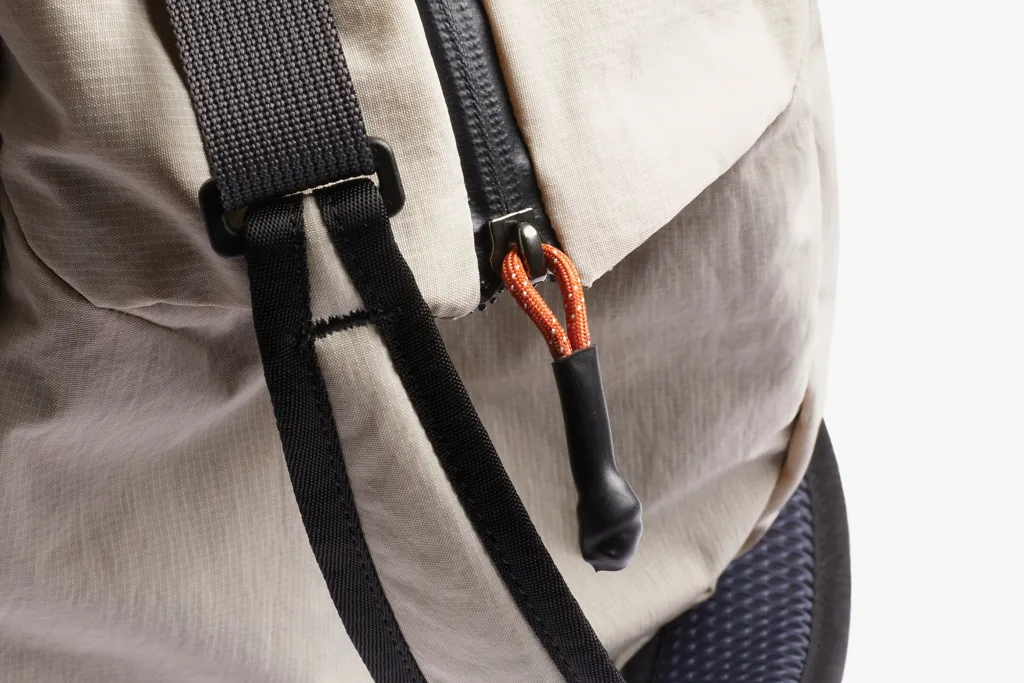 Bellroy Lite Duffel, beige – Bild 5