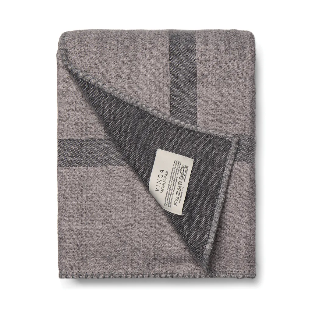 VINGA Monogram GRS Decke, grau – Bild 3