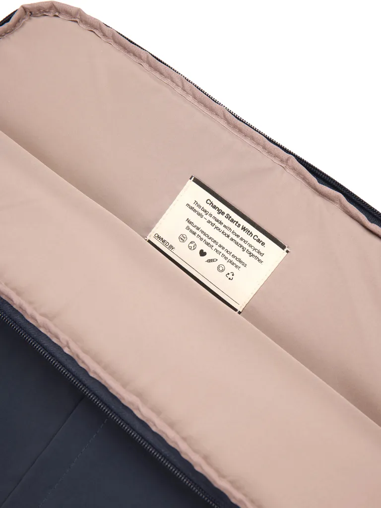 KENTO URBAN 15,6" Laptop-Sleeve aus RCS rec. Nylon, navy blau – Bild 4