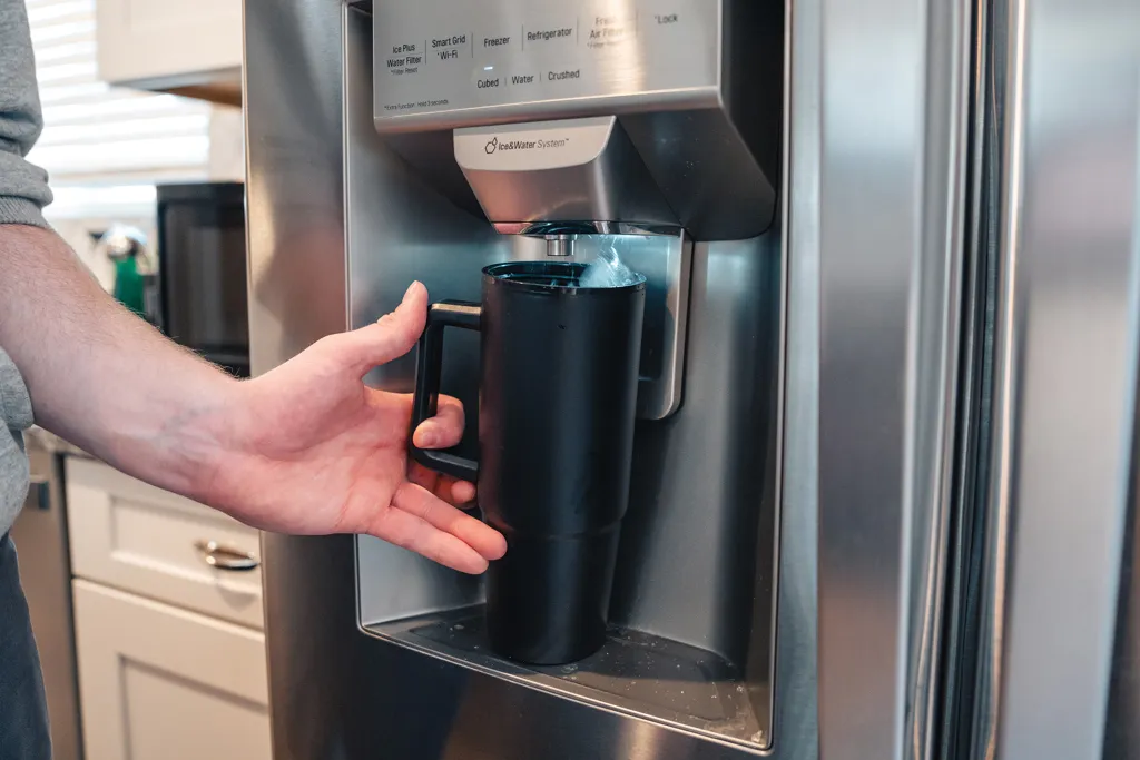 Tana Becher aus RCS recyceltem Kunststoff mit Griff 750ml, schwarz – Bild 3