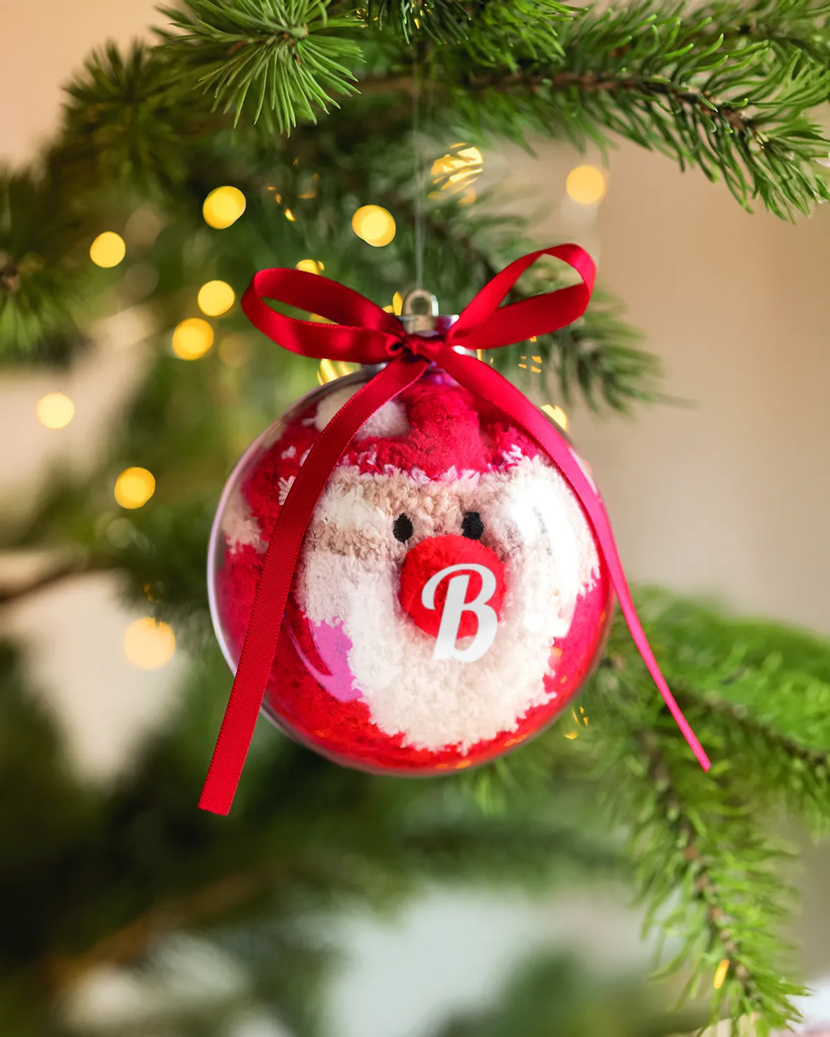 SNUG M Weihnachtsbaumkugel mit Socken, Rot – Bild 4