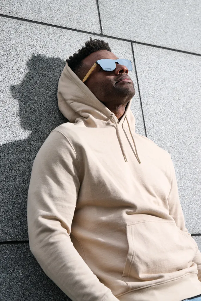 Prism Sonnenbrille aus RCS rec. Kunststoff mit Bambusbügeln, braun – Bild 7