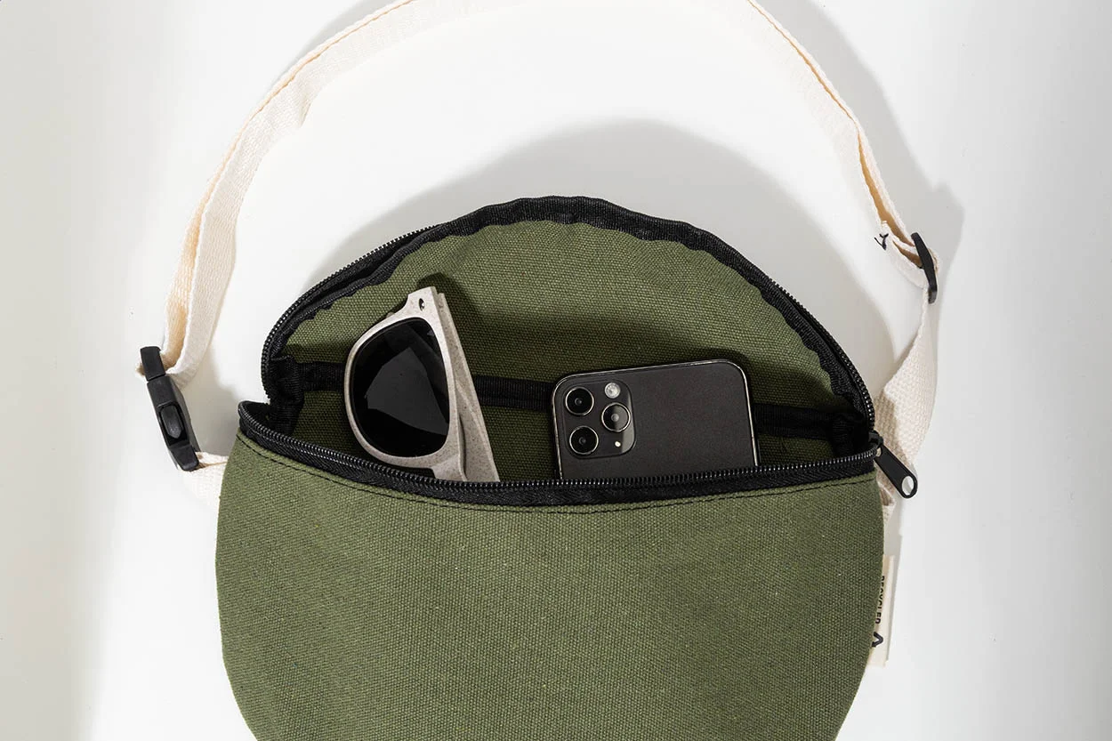 Gürteltasche Rekan Hip aus recyceltem Canvas, grün – Bild 5