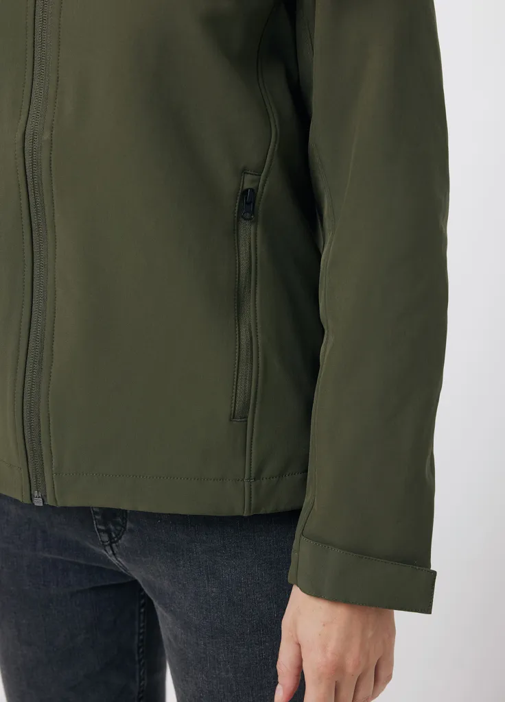 IQONIQ Makalu Herren Softshelljacke aus recyceltem Polyester, khaki – Bild 7
