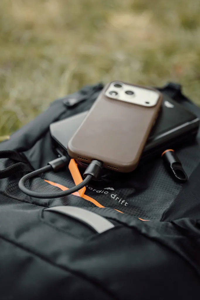 Nordic Drift Everest USB-C 60W-Schnellladekabel m. Karabiner, schwarz – Bild 5