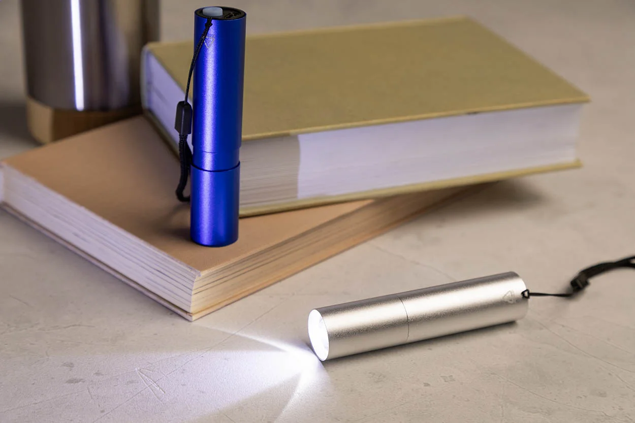 wiederaufladbare Taschenlampe aus recyceltem Aluminium Chargelight Tone, silber – Bild 6