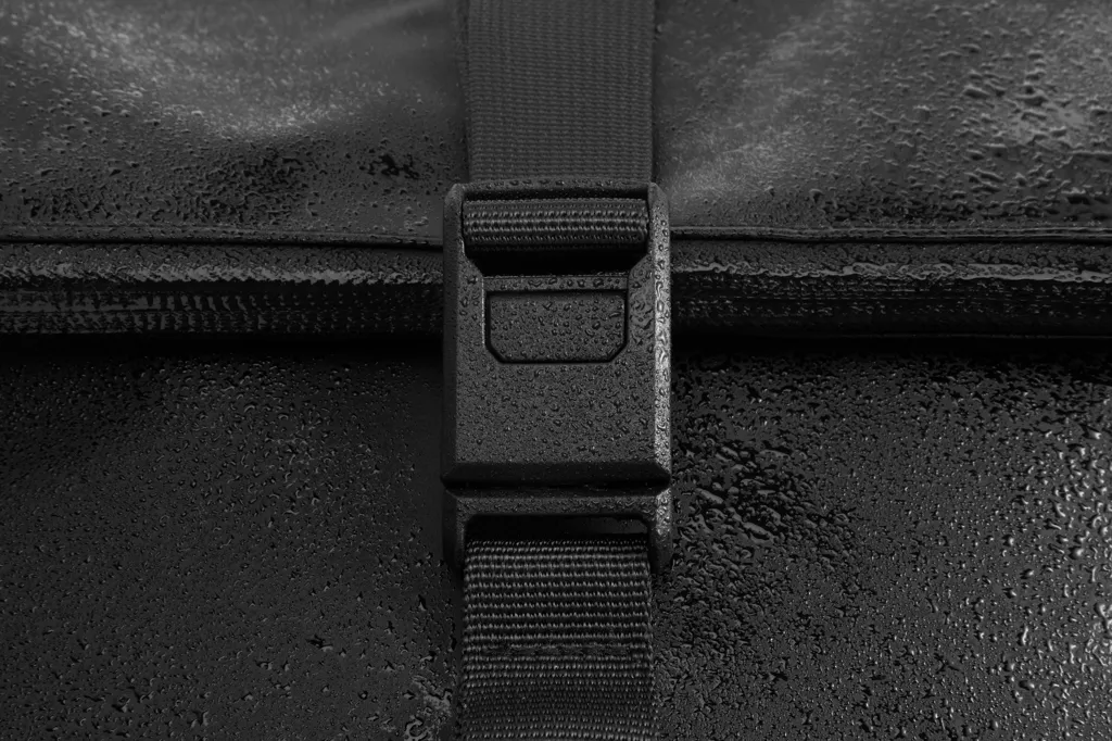 Urban wasserabweisender Flap-Top Rucksack, schwarz – Bild 27