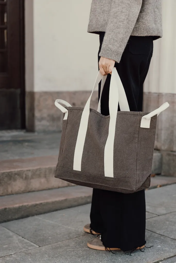 BEAU AWARE™ Strandtasche aus 400gr/m² recyceltem Canvas, braun – Bild 4