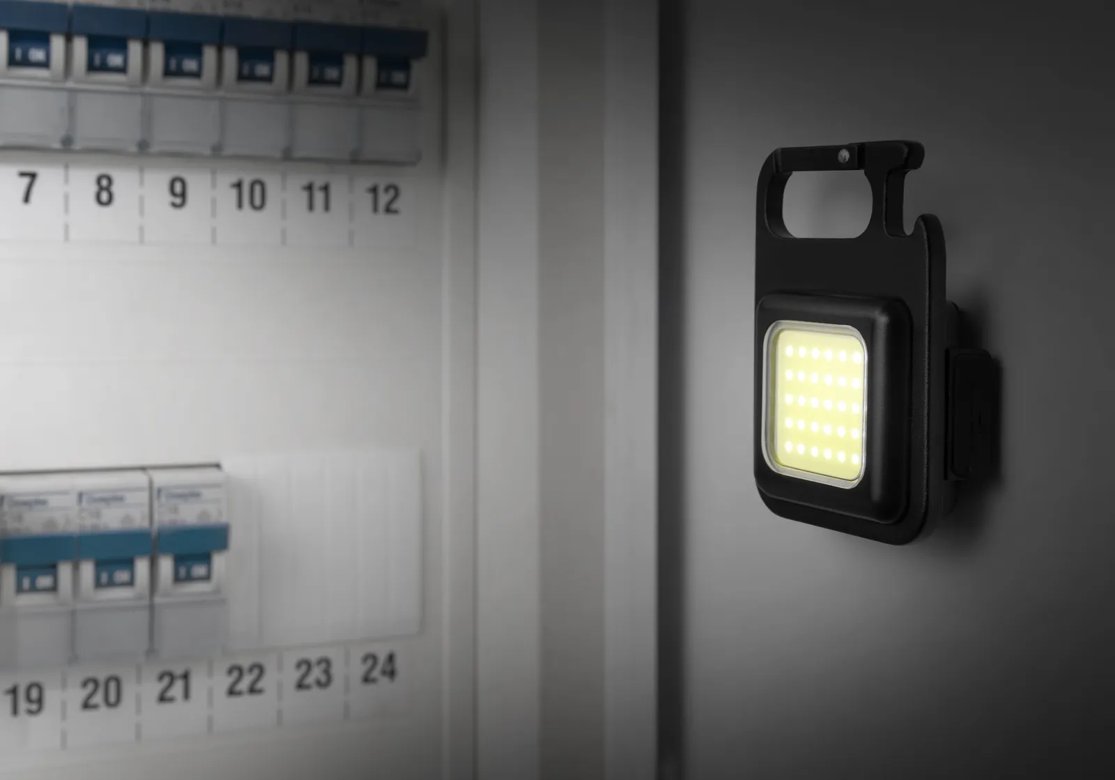 LED MegaBeam Lampe "MiniSquareLightReCharge" schwarz, schwarz – Bild 3