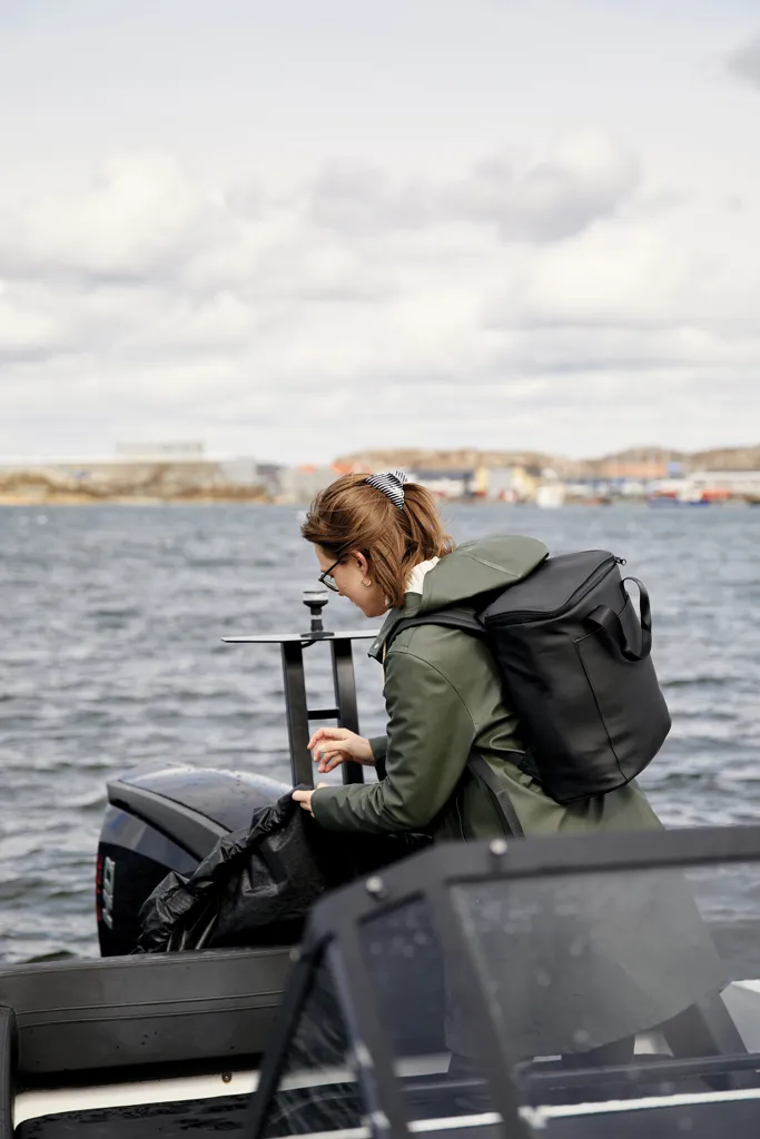VINGA Baltimore Trail Kühlrucksack, schwarz – Bild 6