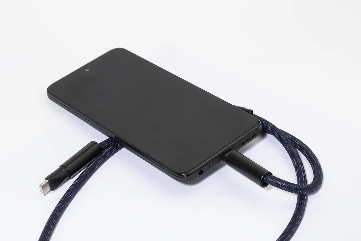 60W Lanyard mit Lade- und Datenkabel aus RPET HolCharge, dunkelblau – Bild 3