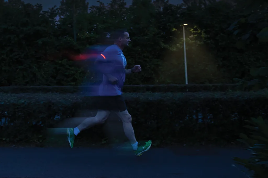 Lumi Sprint wiederaufladbares LED Lauflicht aus RCS rec. ABS, grau – Bild 9