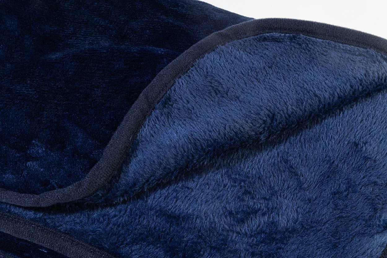 2in1 Reisedecke und -kissen Napwrap, dunkelblau – Bild 2