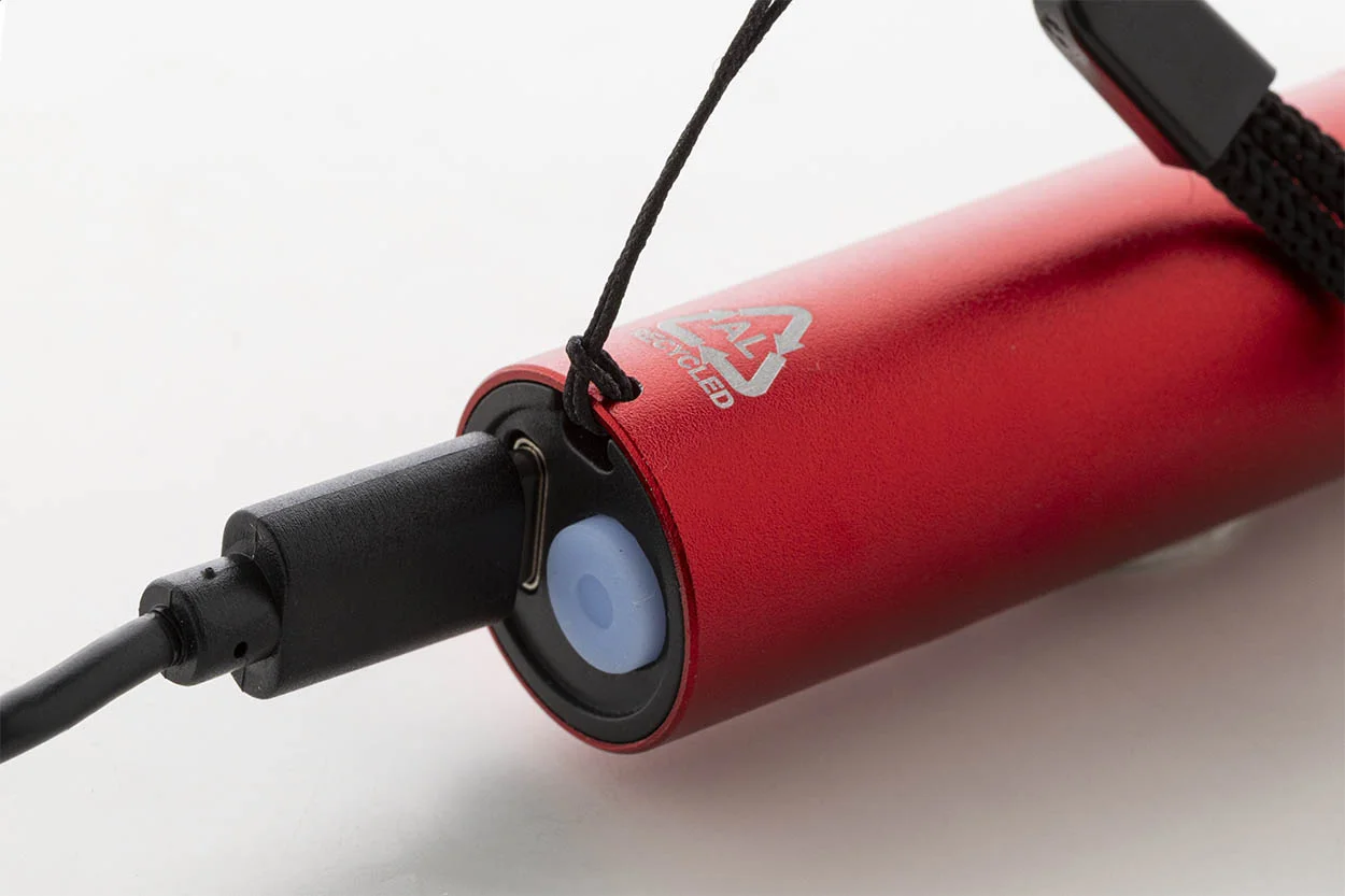 wiederaufladbare Taschenlampe aus recyceltem Aluminium Chargelight Tone, rot – Bild 3