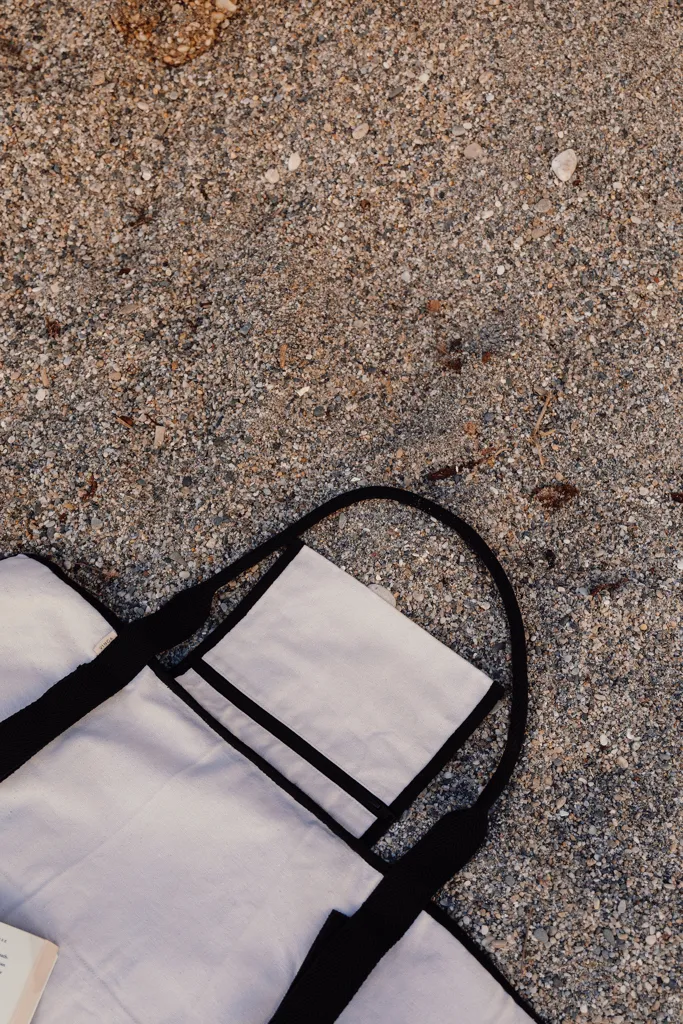 VINGA Volonne AWARE™ Strandmatte aus recyceltem Canvas, off white – Bild 6