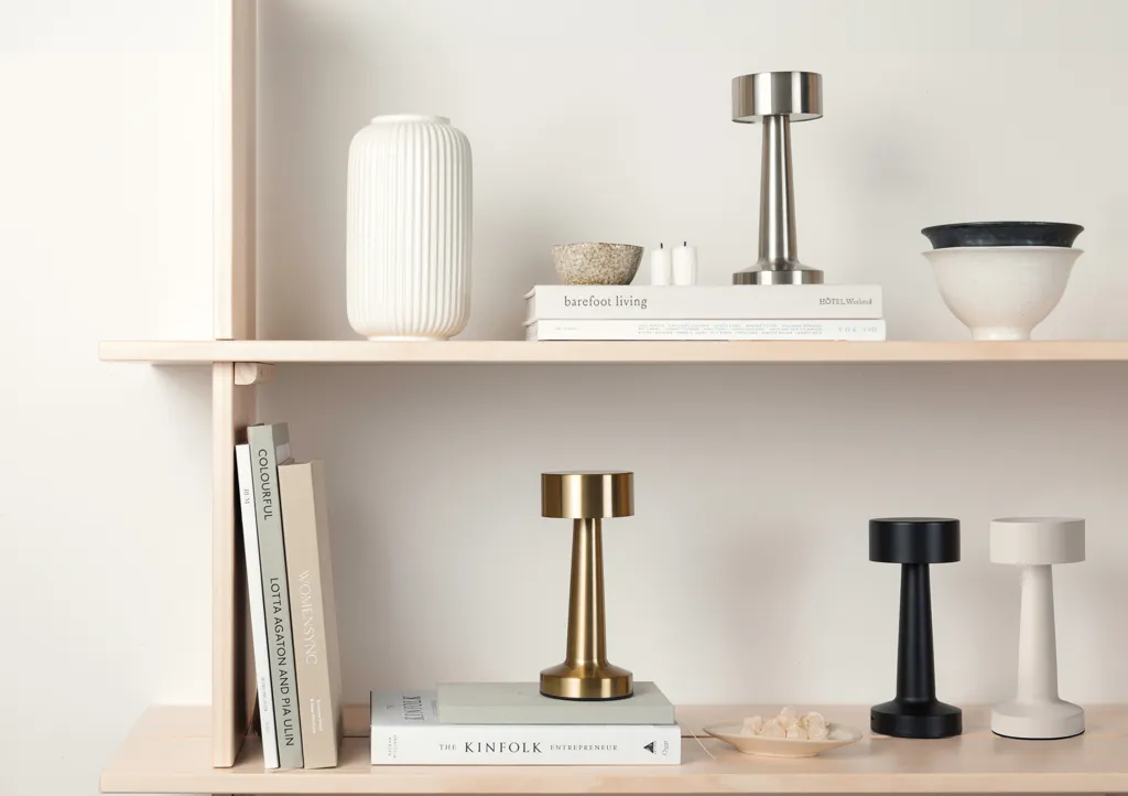 VINGA Maris Tischleuchte aus RCS recyceltem ABS, beige – Bild 8