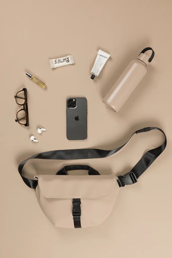 VINGA Baltimore RCS Sling-Bag, greige – Bild 4