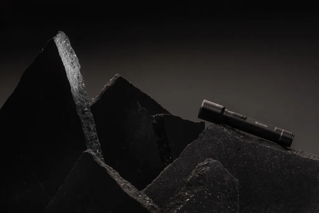 Große Gear X Taschenlampe aus RCS recycelt. Alu mit USB-Akku, schwarz – Bild 10