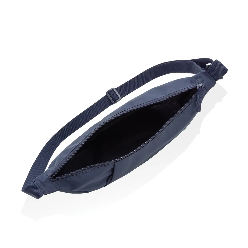 Crescent XL AWARE™ RPET Half-Moon Sling Tasche, navy blau – Bild 5