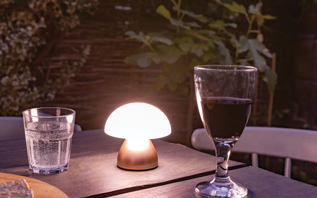 Luming wiederaufladbare USB-Tischlampe aus RCS Kunststoff, Bronze – Bild 6