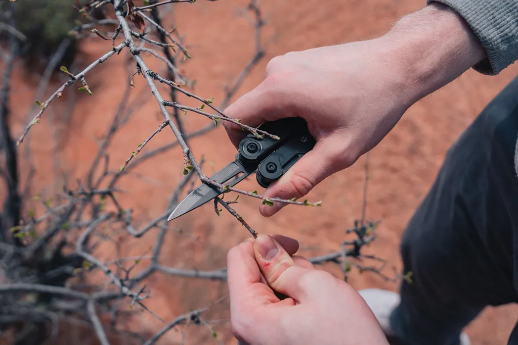 Gear X Multitool mit Zange, schwarz – Bild 3