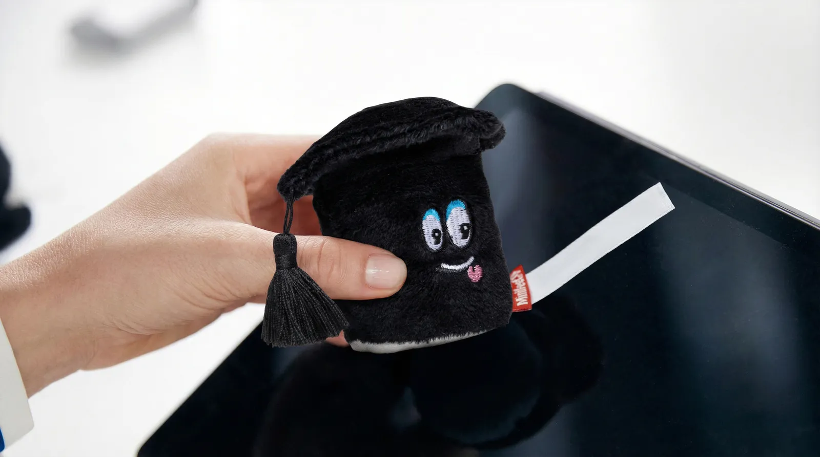 Schmoozies® Absolventenhut, schwarz – Bild 6