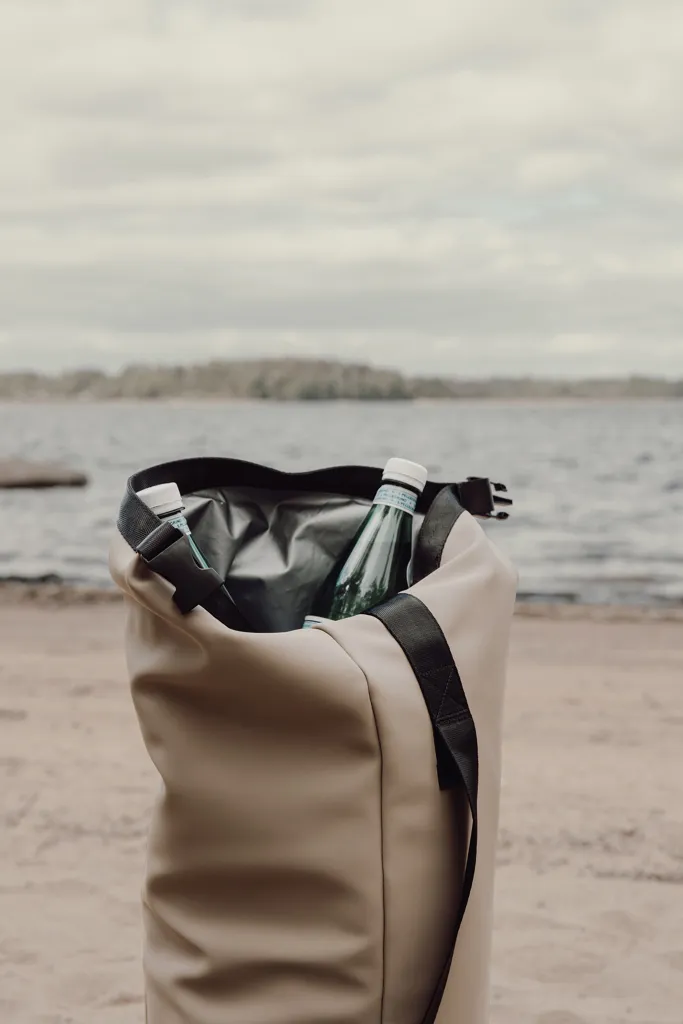 VINGA Baltimore RCS Roll-Top Kühltasche, greige – Bild 5
