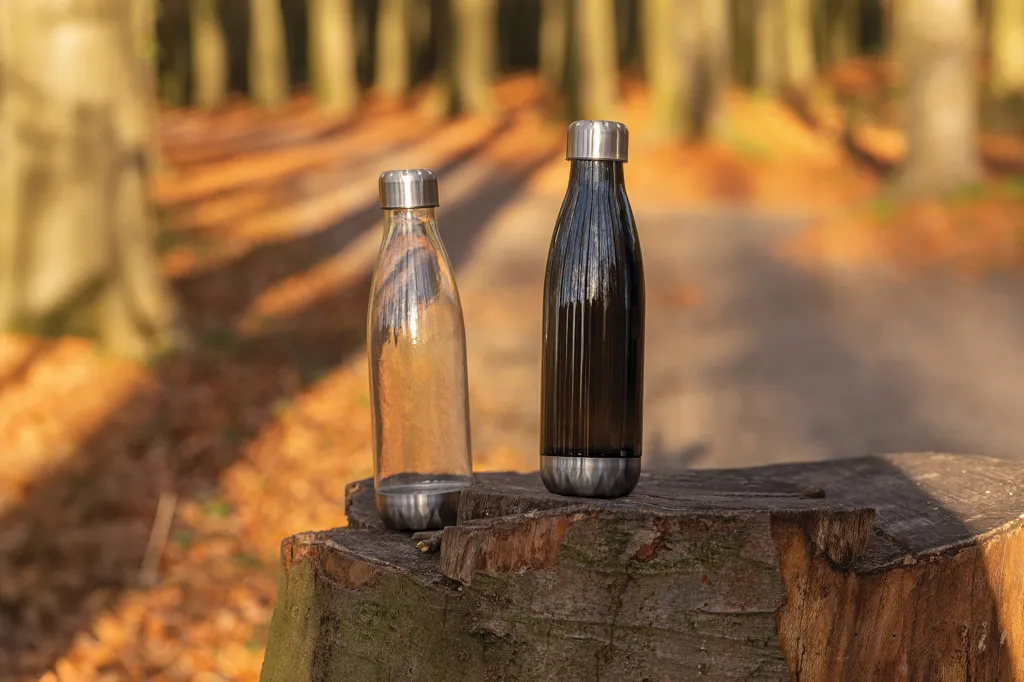 Auslaufsichere Trinkflasche mit Stainless-Steel-Deckel, schwarz – Bild 2