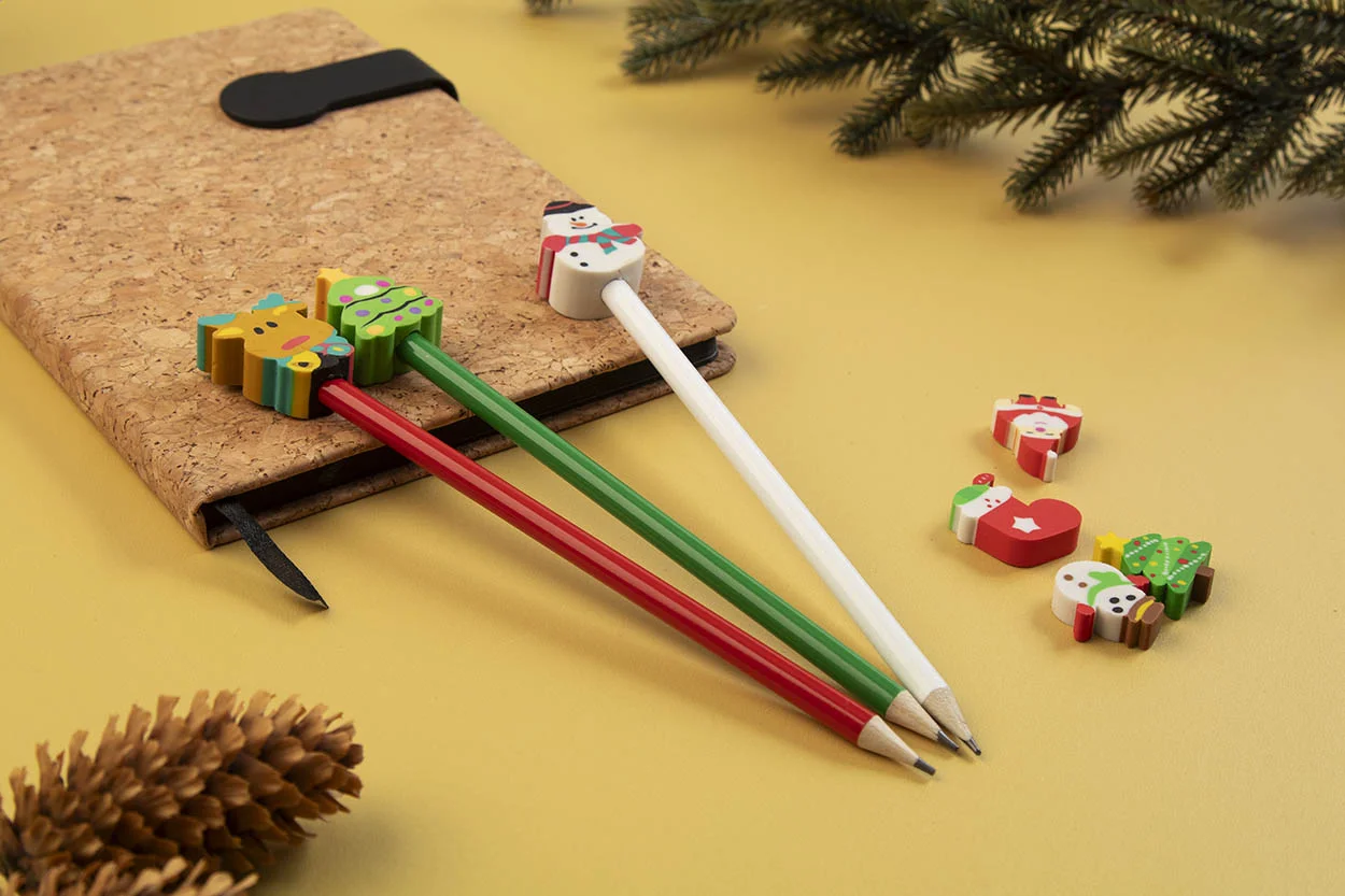 Bleistift Ramsvika mit Weihnachtsfigur, Weihnachtsbaum, rot – Bild 3