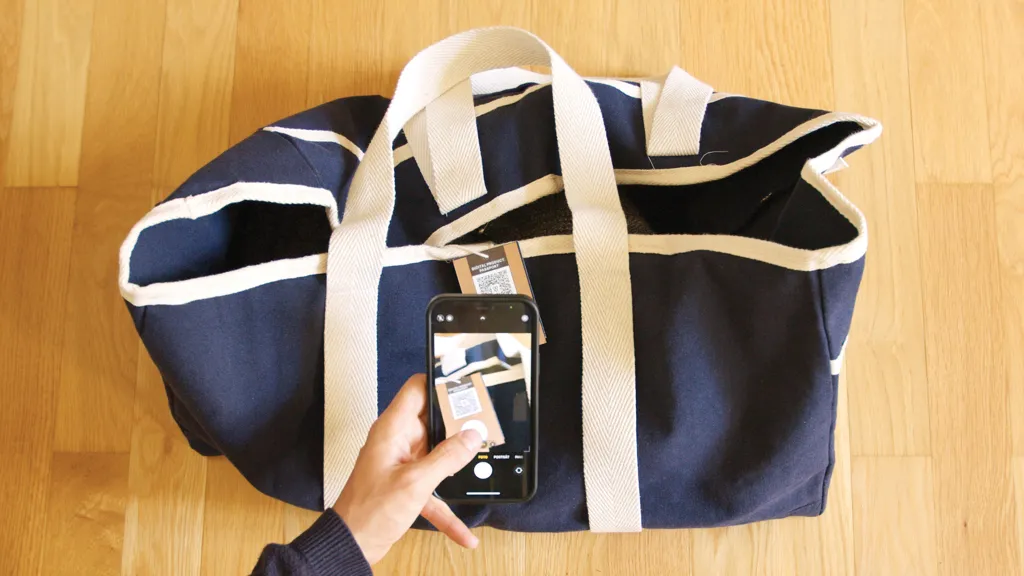 VINGA Volonne AWARE™ Strandtasche aus recyceltem Canvas, blau – Bild 10