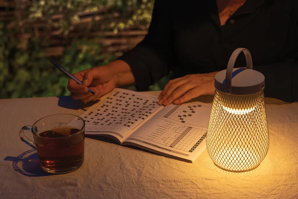 Aurora USB-Tischlampe aus RCS recyceltem ABS, grau – Bild 7